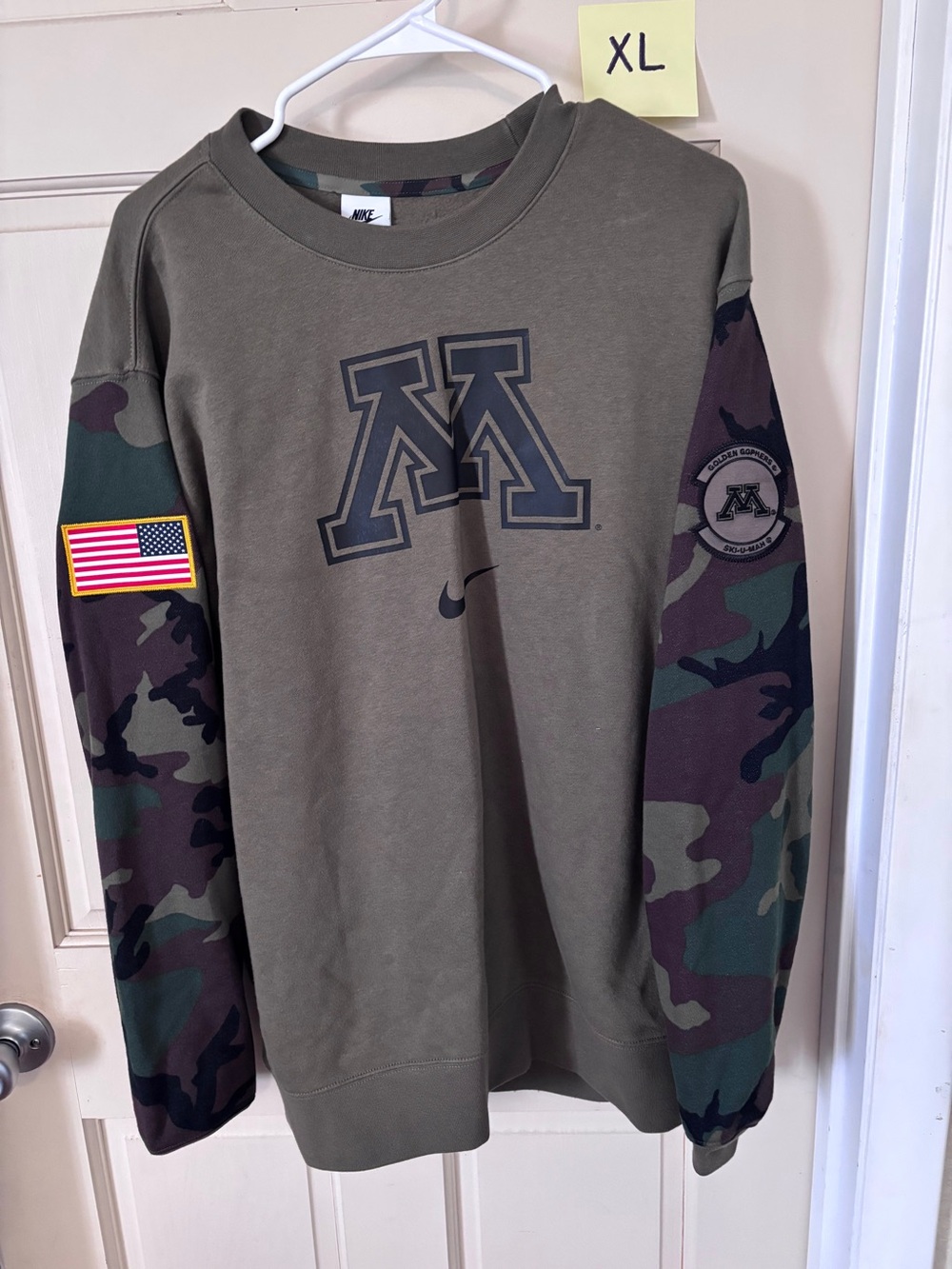 Nike MINNESOTA GOPHERS MILITARY APPRECIATION “Salute to Service/Military” pack